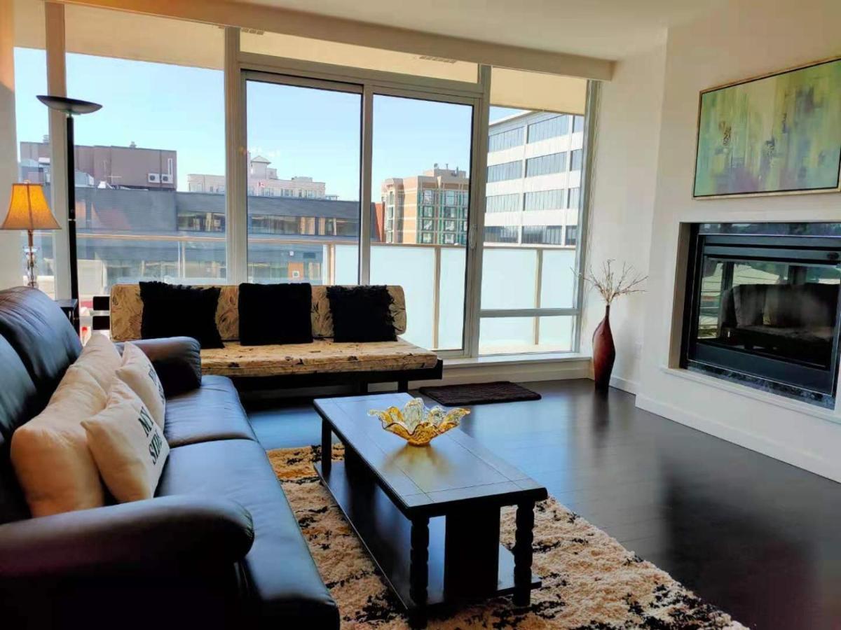 Waterfalls Hotel - Suite In Falls Downtown With Pool ビクトリア エクステリア 写真