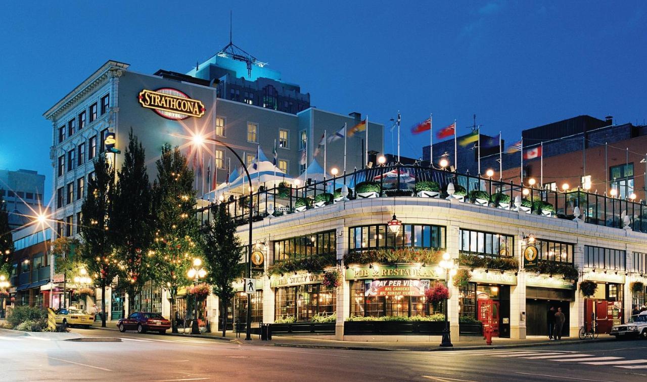 Waterfalls Hotel - Suite In Falls Downtown With Pool ビクトリア エクステリア 写真